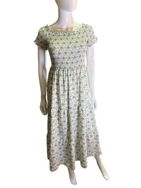 Entro Womens Floral Smocked Midi Dress Short Sleeves Blue & White Size M EUC